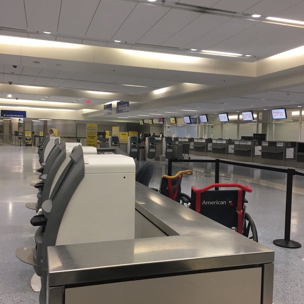 Spirit Airlines Ticket Counter - Terminal E