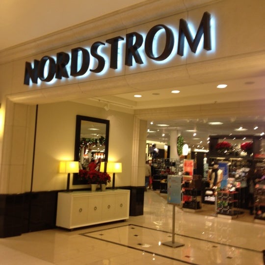 Fashion mall keystone at the crossing 66 Fashion mall keystone at the crossing 60