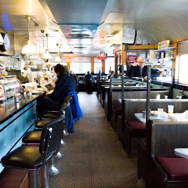 Deluxe Town Diner - East Watertown - 627 Mount Auburn St