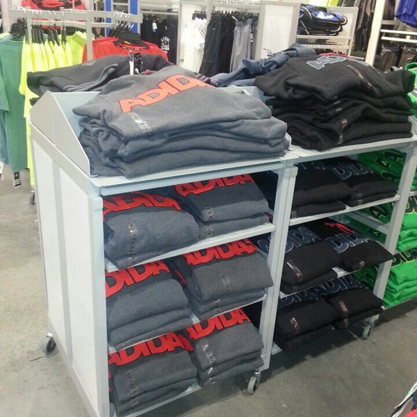 adidas Factory Outlet - 2 tips