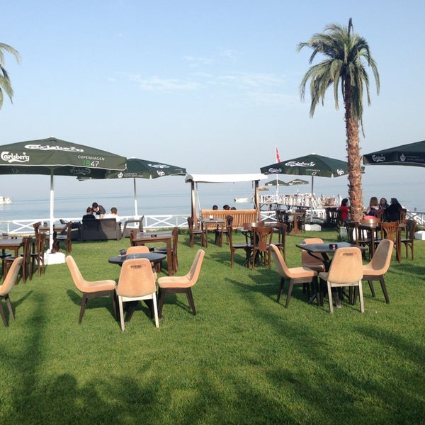 Shaya Beach Cafe & Restaurant Restoran