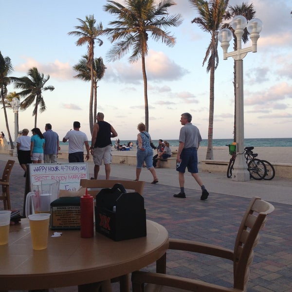 Toucans Oceanside Bar & Grill - American Restaurant in Hollywood Beach