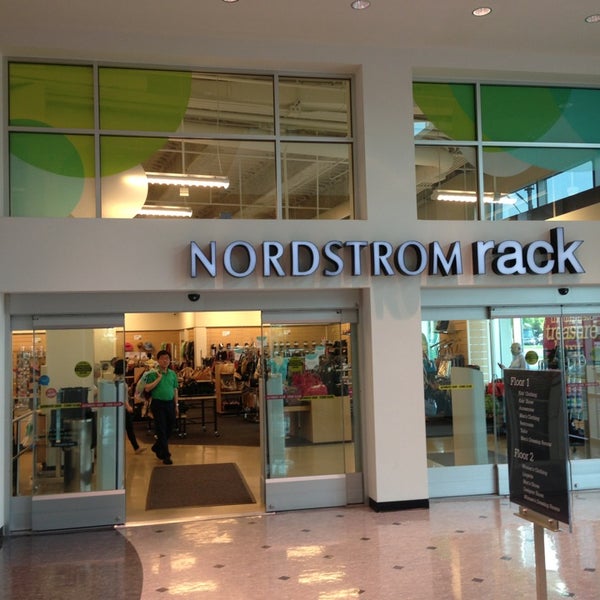 Nordstrom Rack Tysons Corner Discount Store in Vienna