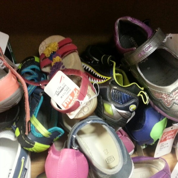 Photos At Schuler Shoes St Louis Park Minikahda Vista Saint Photo Taken At Schuler Shoes St Louis Park By Maureen S On 7