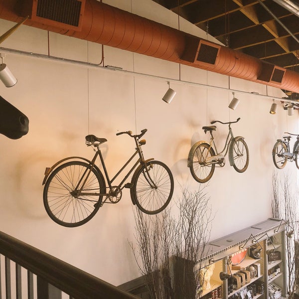 Herb & Wood New American Restaurant in Harborview