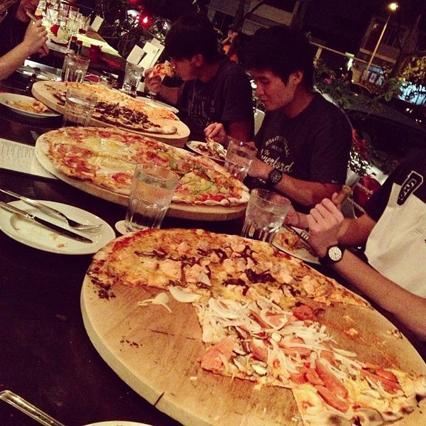 peperoni pizzeria peperoni pizzeria