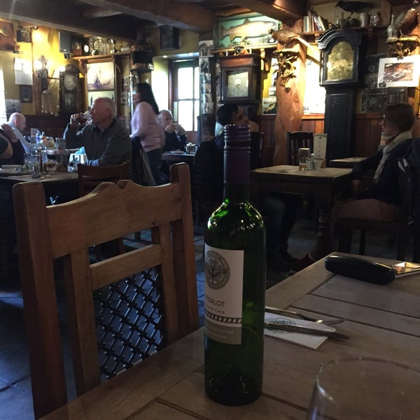 Oak Tree Inn Pub in Balmaha