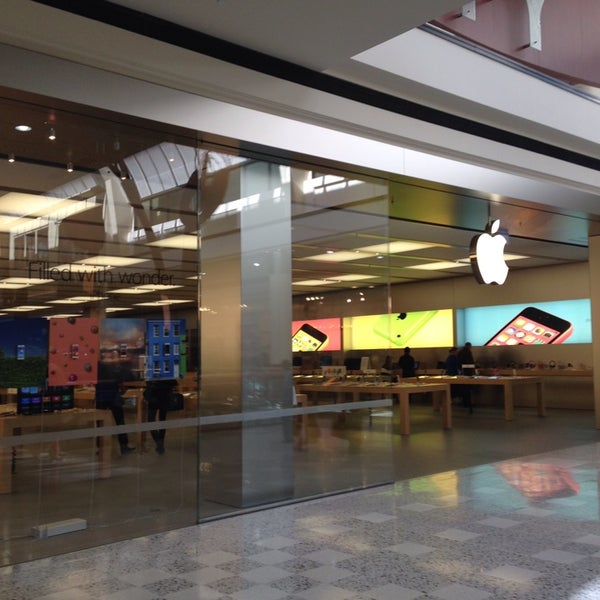 Apple Electronics Store