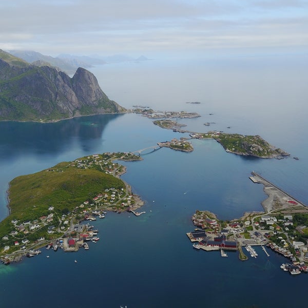 Reine 2 tips from 352 visitors