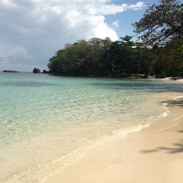 Winnifred Beach - Beach in Fairy Hill