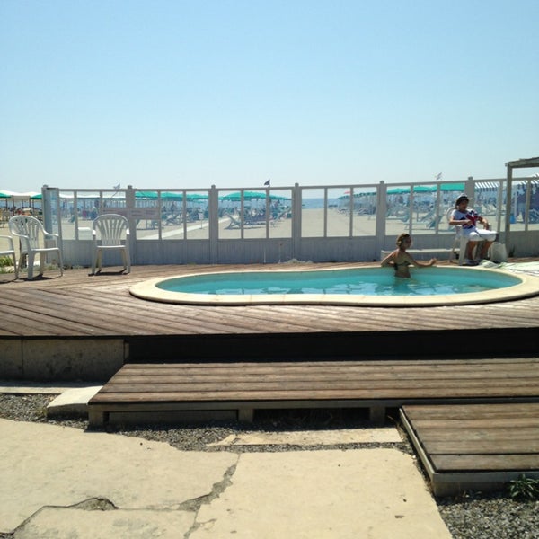Fotos em Bagno Battelli Marina di Massa - Praia Fotos em Bagno Battelli Marina di Massa - Praia