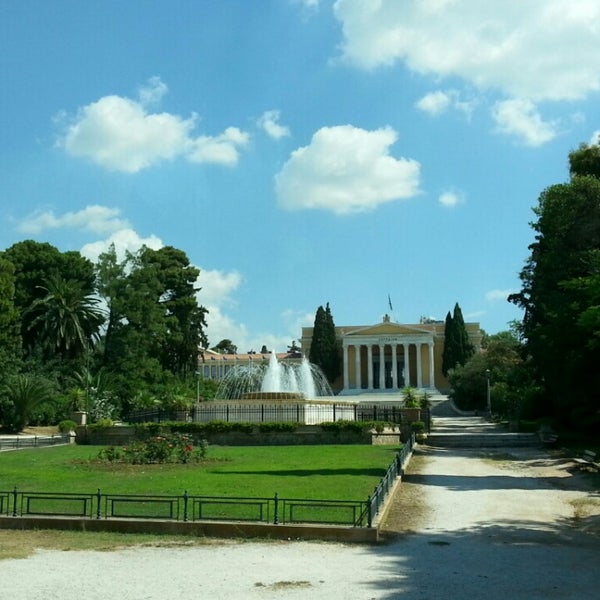 Where's Good? Holiday and vacation recommendations for Athens, Greece. What's good to see, when's good to go and how's best to get there.