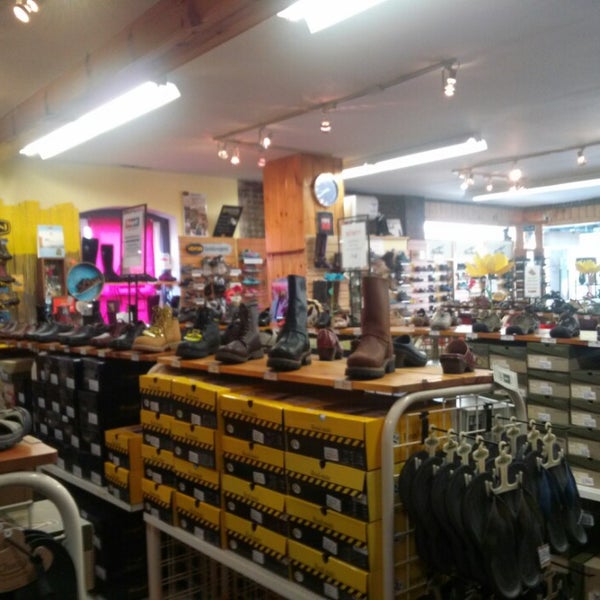 pegasus shoe store