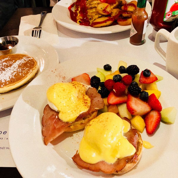 Eggspectation Bell Trinity Square Breakfast Spot