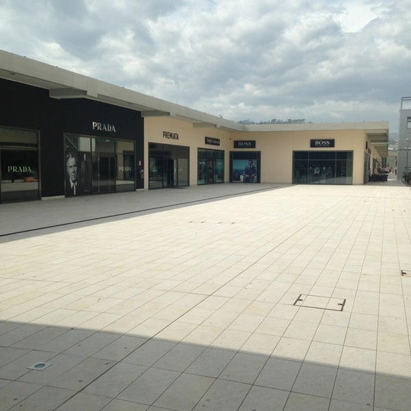 Photos at Brand Village Il Castagno - Shopping Mall in Casette d\'Ete Photos at Brand Village Il Castagno - Shopping Mall in Casette d\'Ete