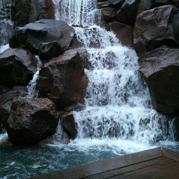 seattle waterfall way park