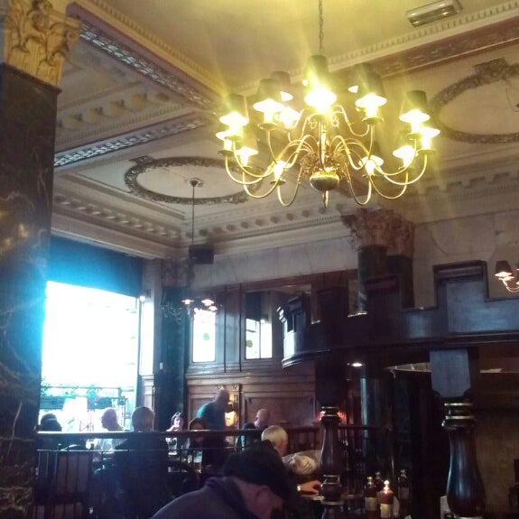 Drum & Monkey Pub in Glasgow