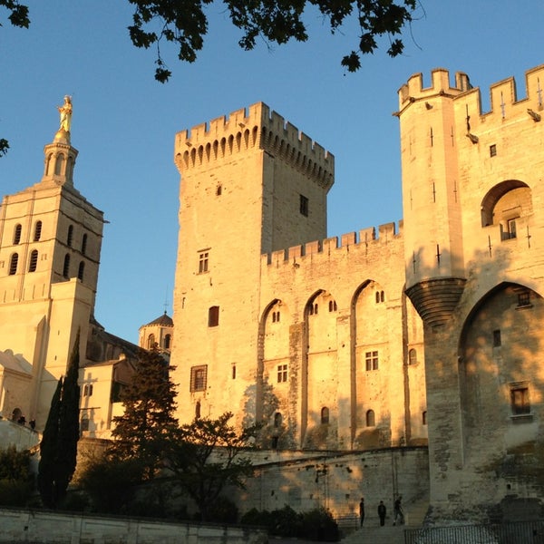 Where's Good? Holiday and vacation recommendations for Avignon, France. What's good to see, when's good to go and how's best to get there.