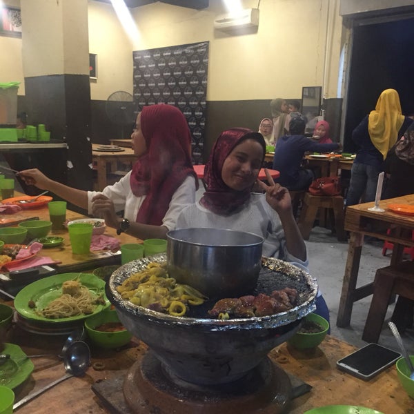 Фотографии на Dapur Arang Corner Steamboat Grill Посетителей 948 Снимок сделан в Dapur Arang Corner Steamboat Grill пользователем Alia S 9