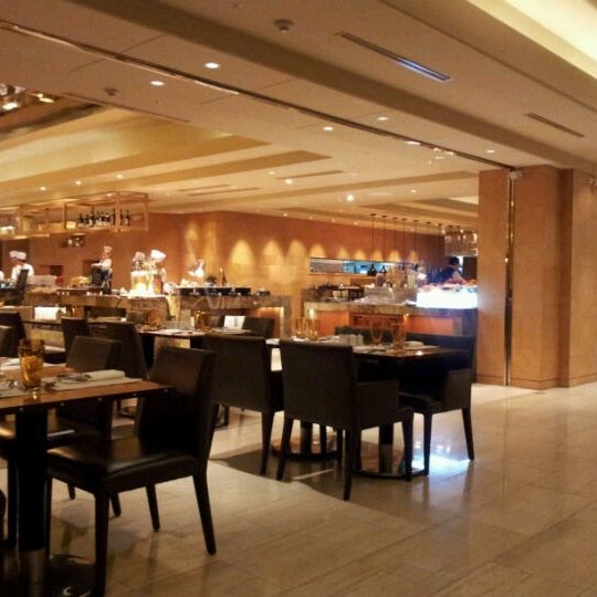 더 카페 (The Cafe @ JW Marriot Seoul) - 반포4동 - 방문자 946명의 팁 18개에서의 사진