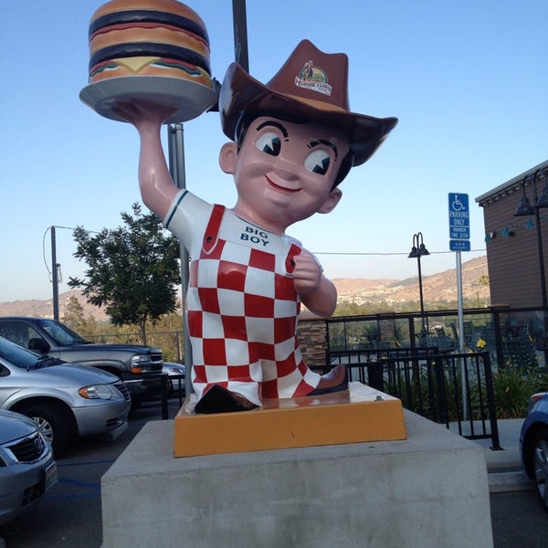 Bob's Big Boy American Restaurant in Norco