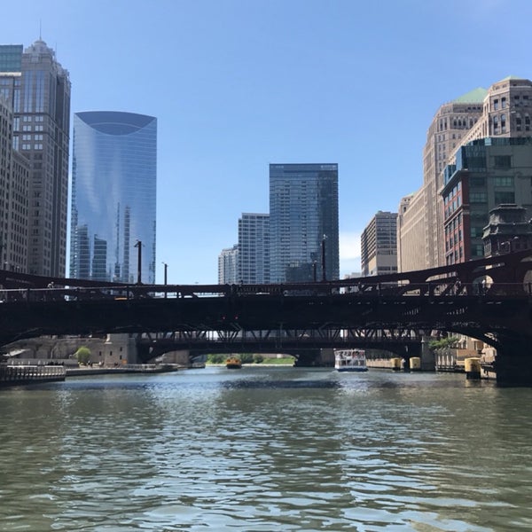 Chicago Water Taxi (Michigan) River North 13 tips from 1007 visitors