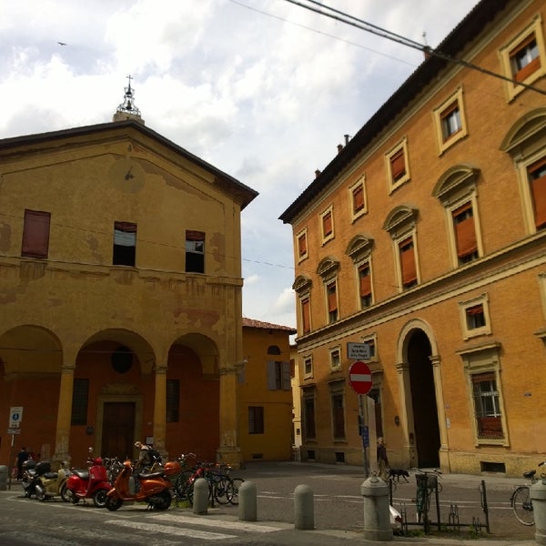 Piazza della Pioggia Luogo panoramico in Bologna