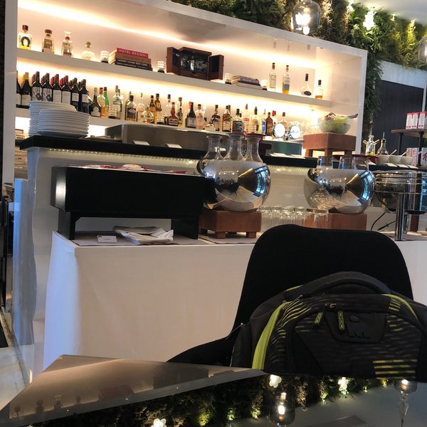 Supergiant Tapas & Cocktail Bar 16 tips from 217 visitors