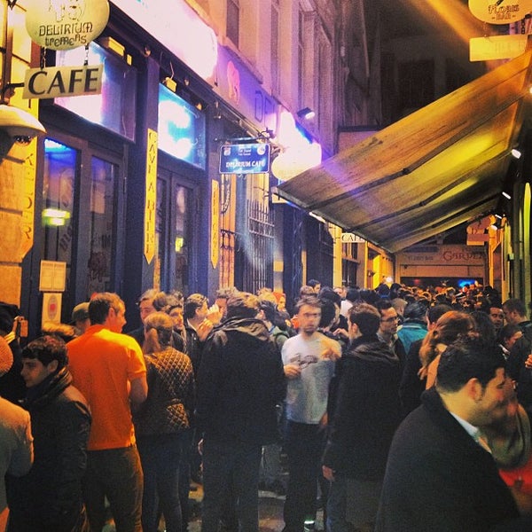 Floris Bar Cocktail Bar in Brussels