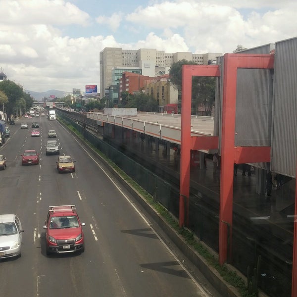 Fotos en Metro Xola Estación de metro en Benito Juárez
