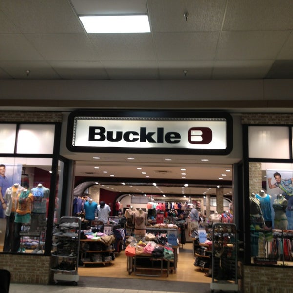 The Buckle Clothing Store in Southern Hills