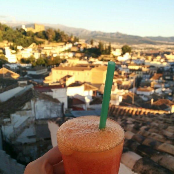 Where's Good? Holiday and vacation recommendations for Granada, Spain. What's good to see, when's good to go and how's best to get there.
