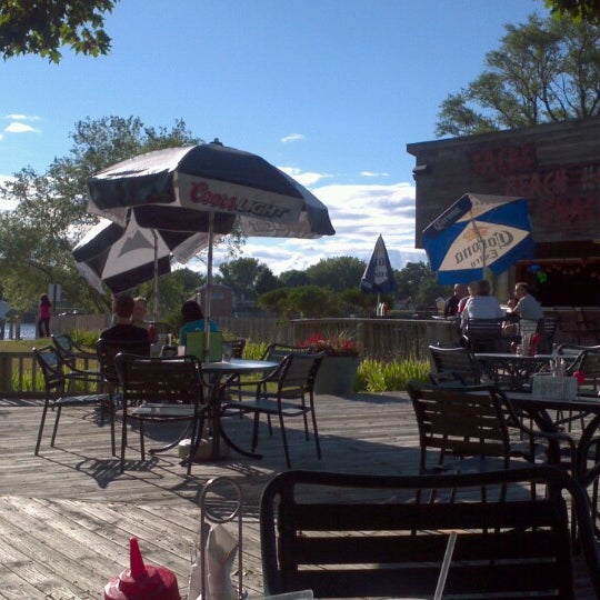 River Jack's Grille & Lounge 7 tips from 222 visitors