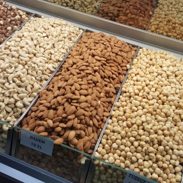 Tuğba Kuruyemiş Ankara�da Çok Yönlü Mağaza