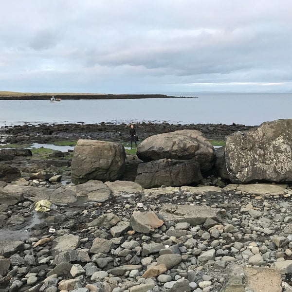 staffin beach dinosaur footprint location