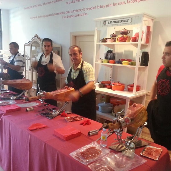 Fotos en La Mesa Málaga Escuela de cocina - Confitería en Málaga Fotos en La Mesa Málaga Escuela de cocina - Confitería en Málaga