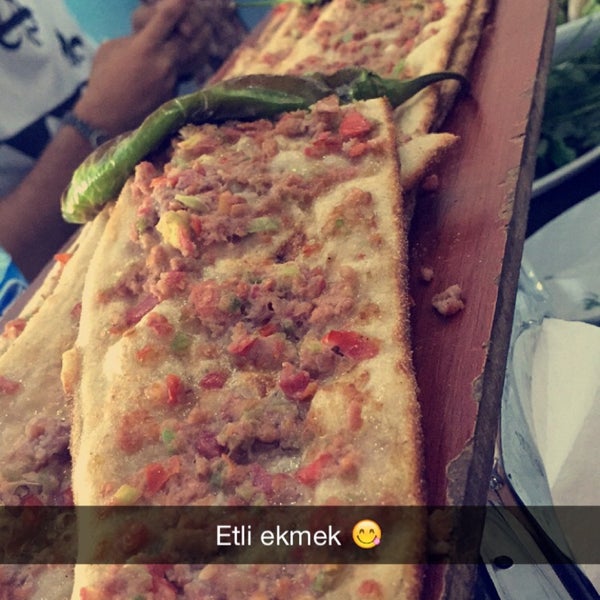 Miray Konyalı Etli Ekmek Antalya'da Türk Restoranı