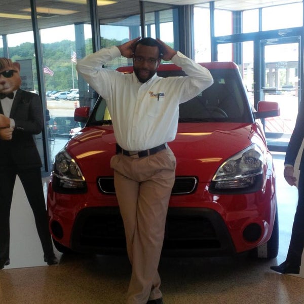 Photos At Russ Darrow Kia Wauwatosa Auto Dealership In Wauwatosa