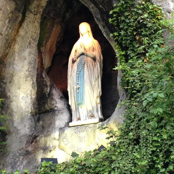 Grotte de Notre-Dame de Lourdes - 20 tips from 1392 visitors