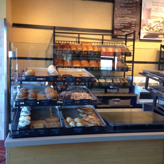 Inside The Life Of A St Louis Bread Company Baker Images