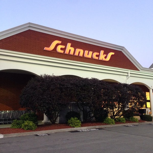 Schnucks Grocery Store