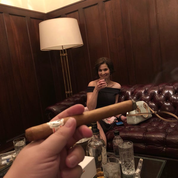BIGGS, Chicago's Cigar Shop and Smoking Lounge - Near ...