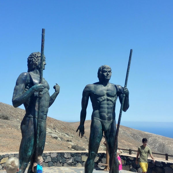 Where's Good? Holiday and vacation recommendations for Fuerteventura, Spain. What's good to see, when's good to go and how's best to get there.