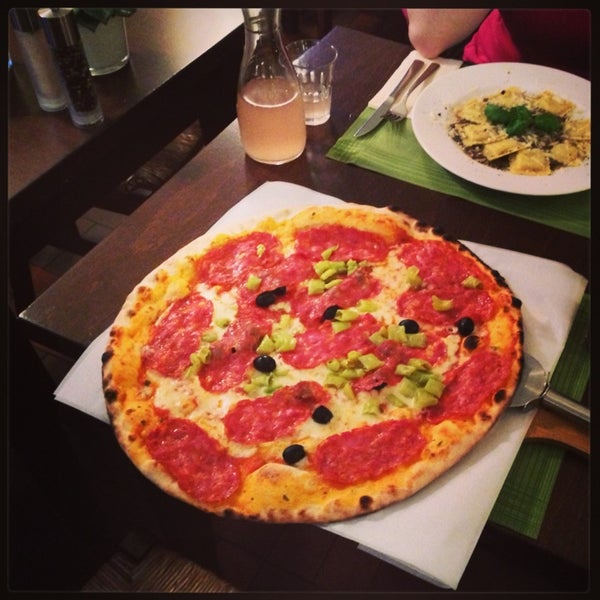 Solo Pizza Pizza Place in München