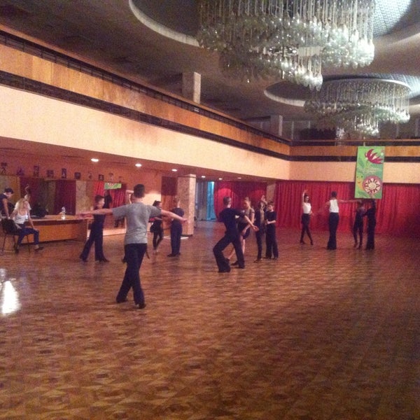 Ballroom Latin Dance Studio 3