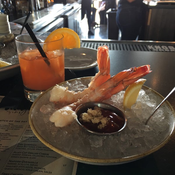 Alley Cat Oyster Bar Seafood Restaurant in Cleveland