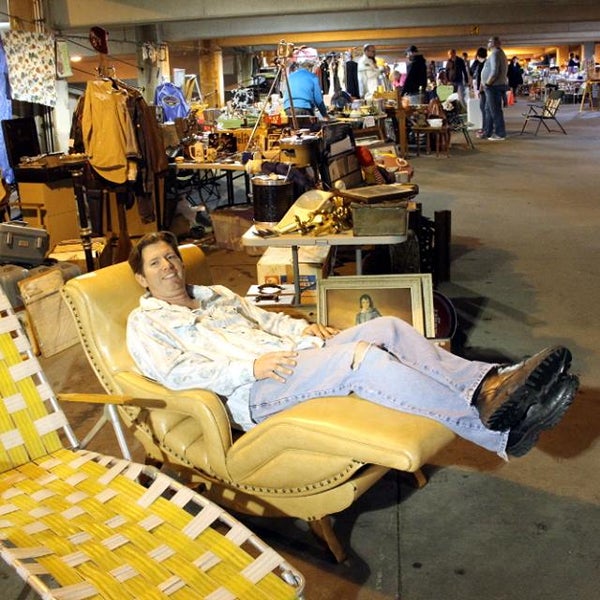 The Vintage Garage Chicago - Uptown - 5 tips