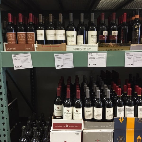 BJ's Wholesale Wine & Liquor Wine Shop in College Point