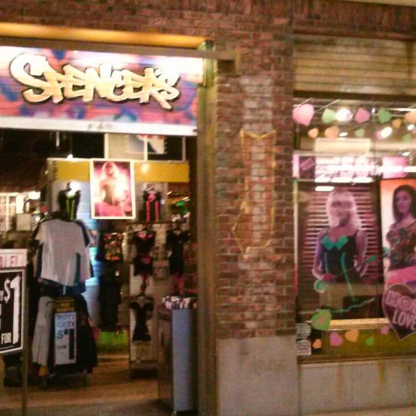 Spencers Gifts Gift Shop In Brookfield