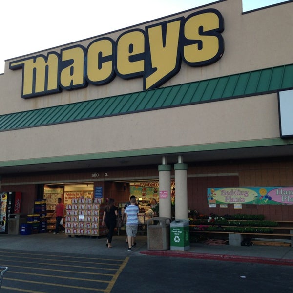 Macey's 880 N State St